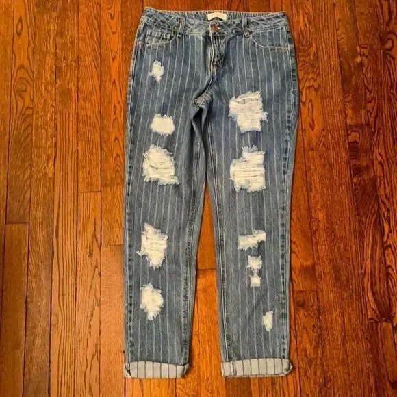 Urban Bliss Sz 12 Pinstriped Cuff Jeans Like New! - Picture 1 of 10
